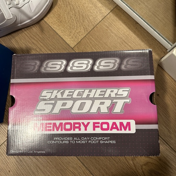 BNIB Skechers Women's 10 Ultra Flex Sporty Sneakers 12983 - Picture 3 of 7